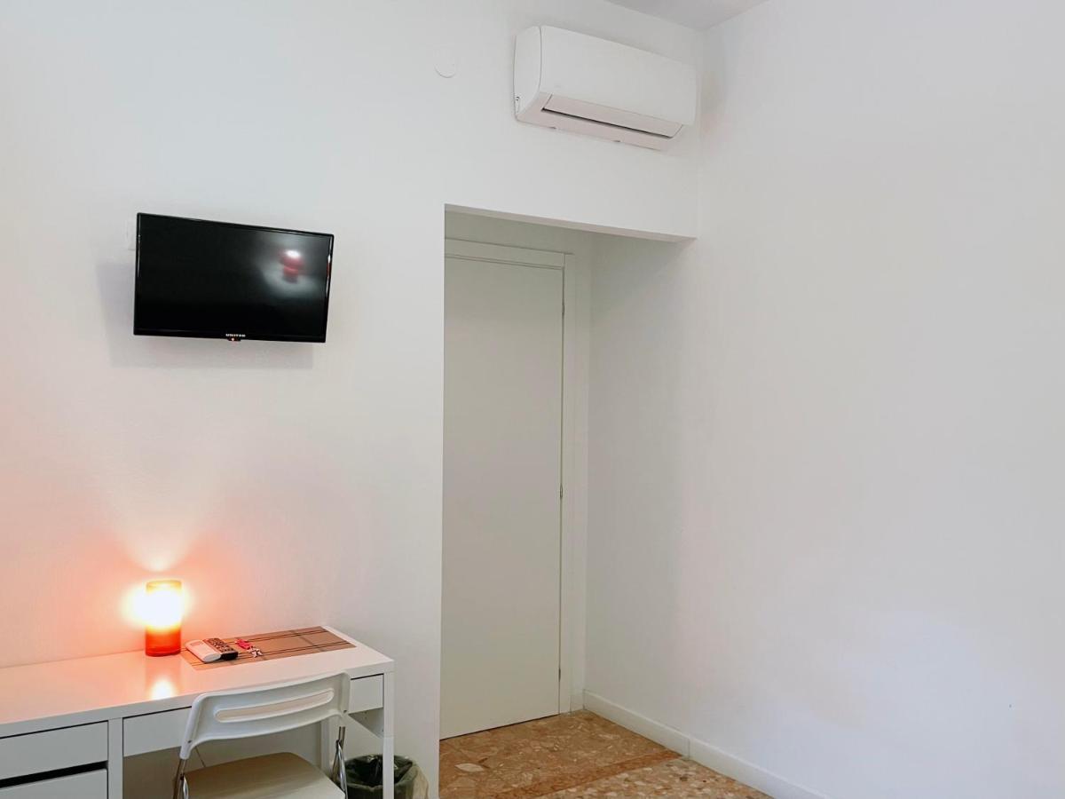 Confortini Rooms Sunday Verona Eksteriør bilde